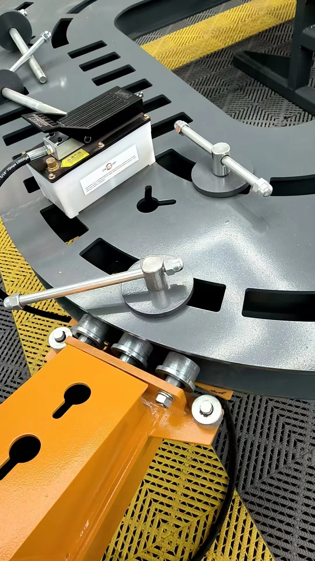 Factory price Three towers Auto body collision Frame repair machine Frame Machine Car repair straighten bench Girder Calibrator