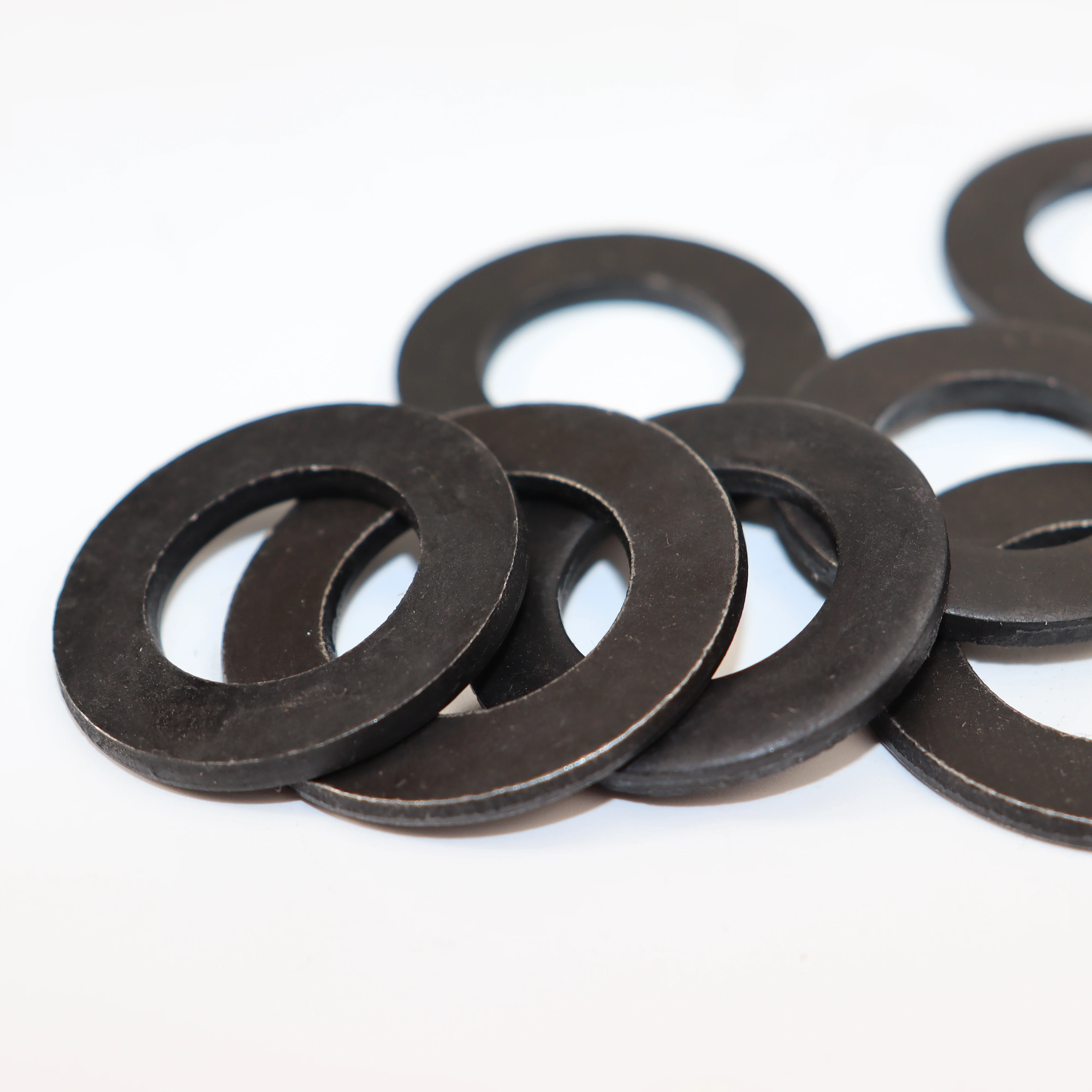 Hot selling grade 4.8 oxidized black washers flat plain washer for industry
