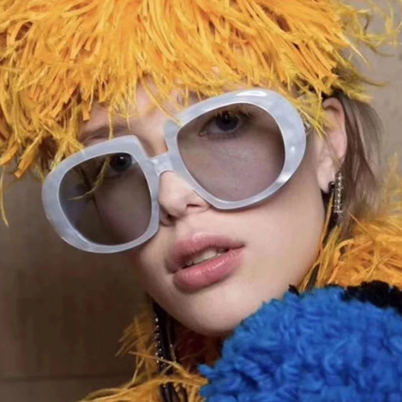 2024 Fashion Luxury Brand Design Square Sunglasses Women Vintage Metal Flower Sequin Frame Gradient Sun Glasses For Female UV400