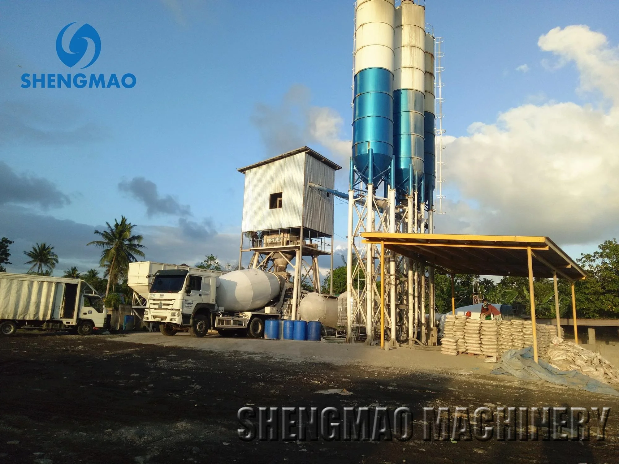 Smart control aggregate batching blending facility Reliable cement mixing facility Modern concrete blending plant