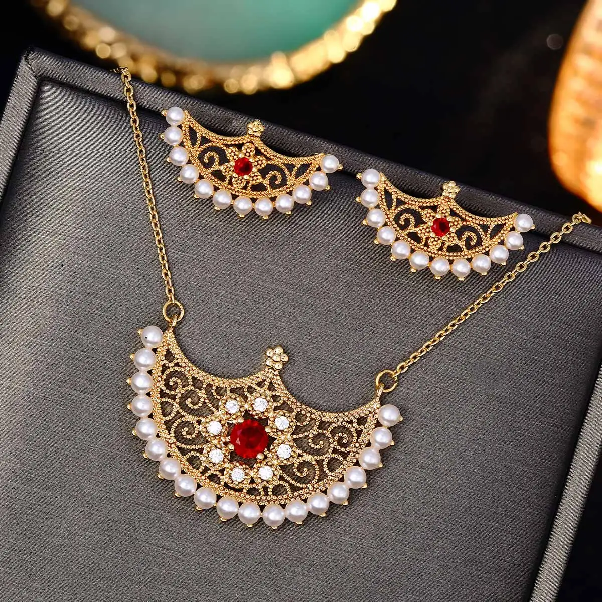 2024 New Luxury Dubai Bridal Wedding Necklace Earrings Set Fan-shaped Zircon Vintage Ethnic Jewelry Set for Women