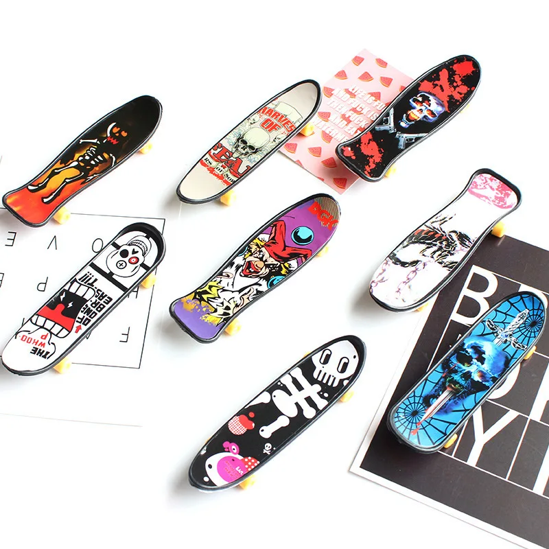 2022 Wholesale Kids Gift Classical Mini Fingerboard Finger Toys Finger Skateboards Sports Scooter Toy