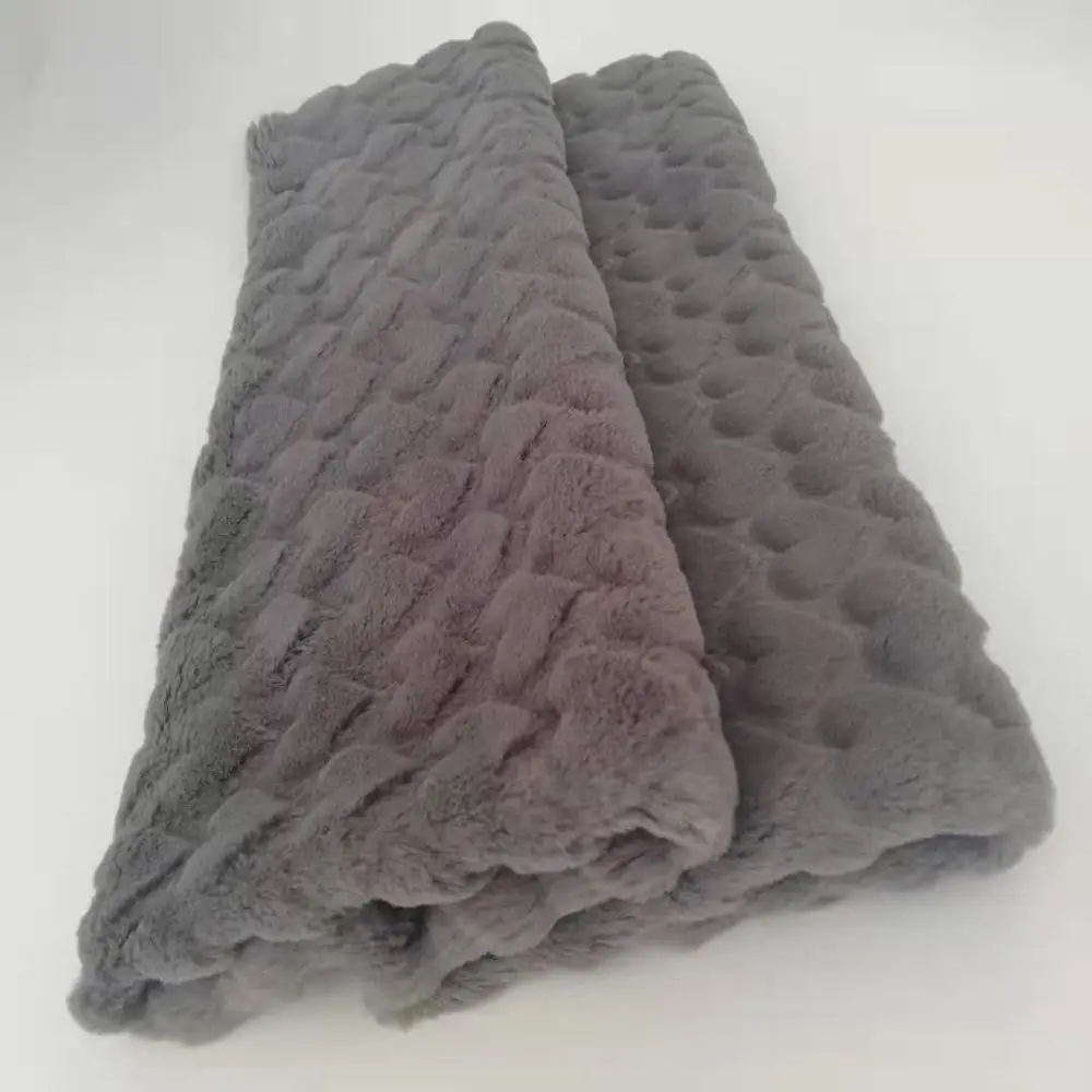 Оптовая продажа, Высококачественная 100% Полиэстеровая ткань из искусственного меха с рисунком сердца для изготовления игрушек