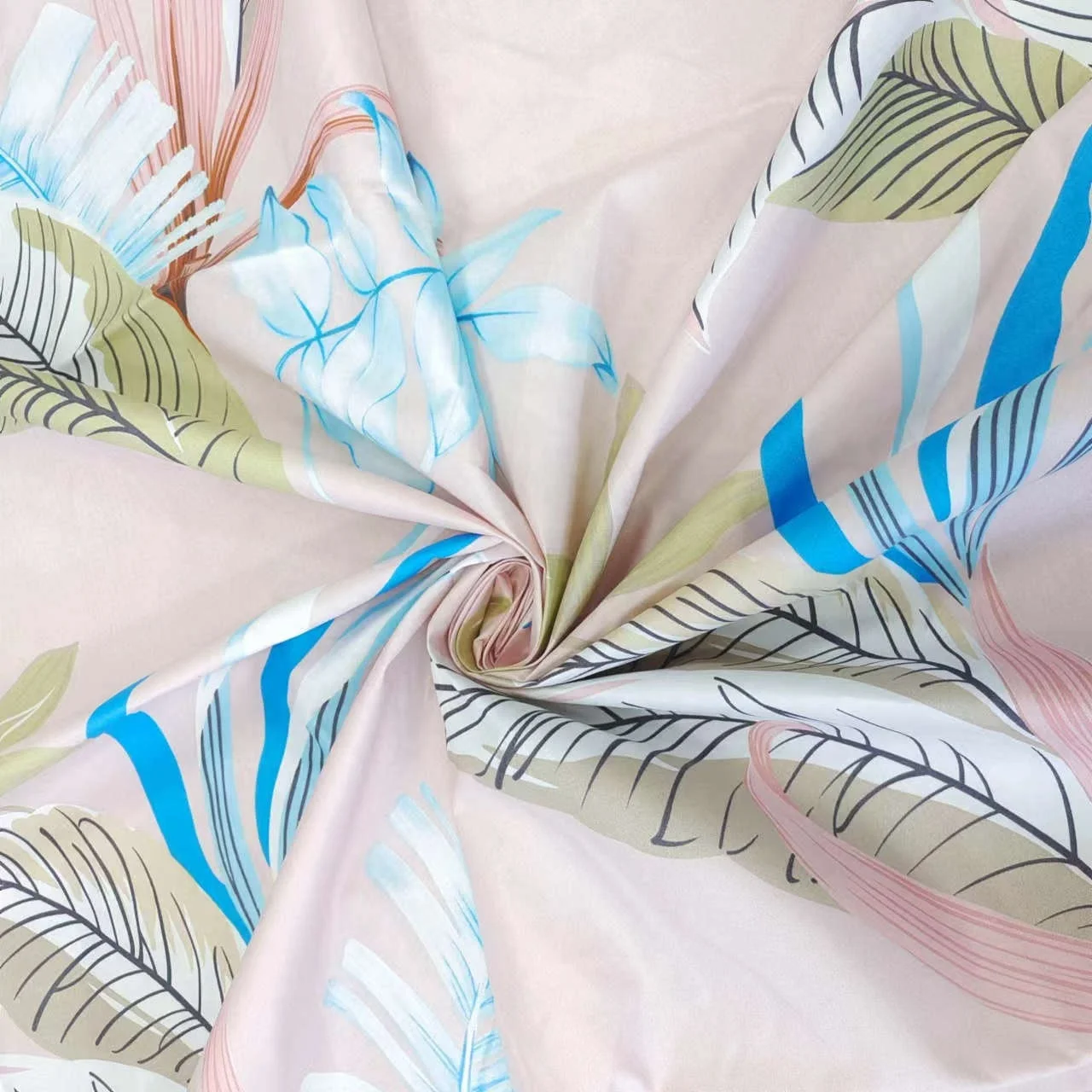 China Wholesale  christmas fabric Microfiber Brushed 100% Polyester Fabric tela para sabanas al por mayor