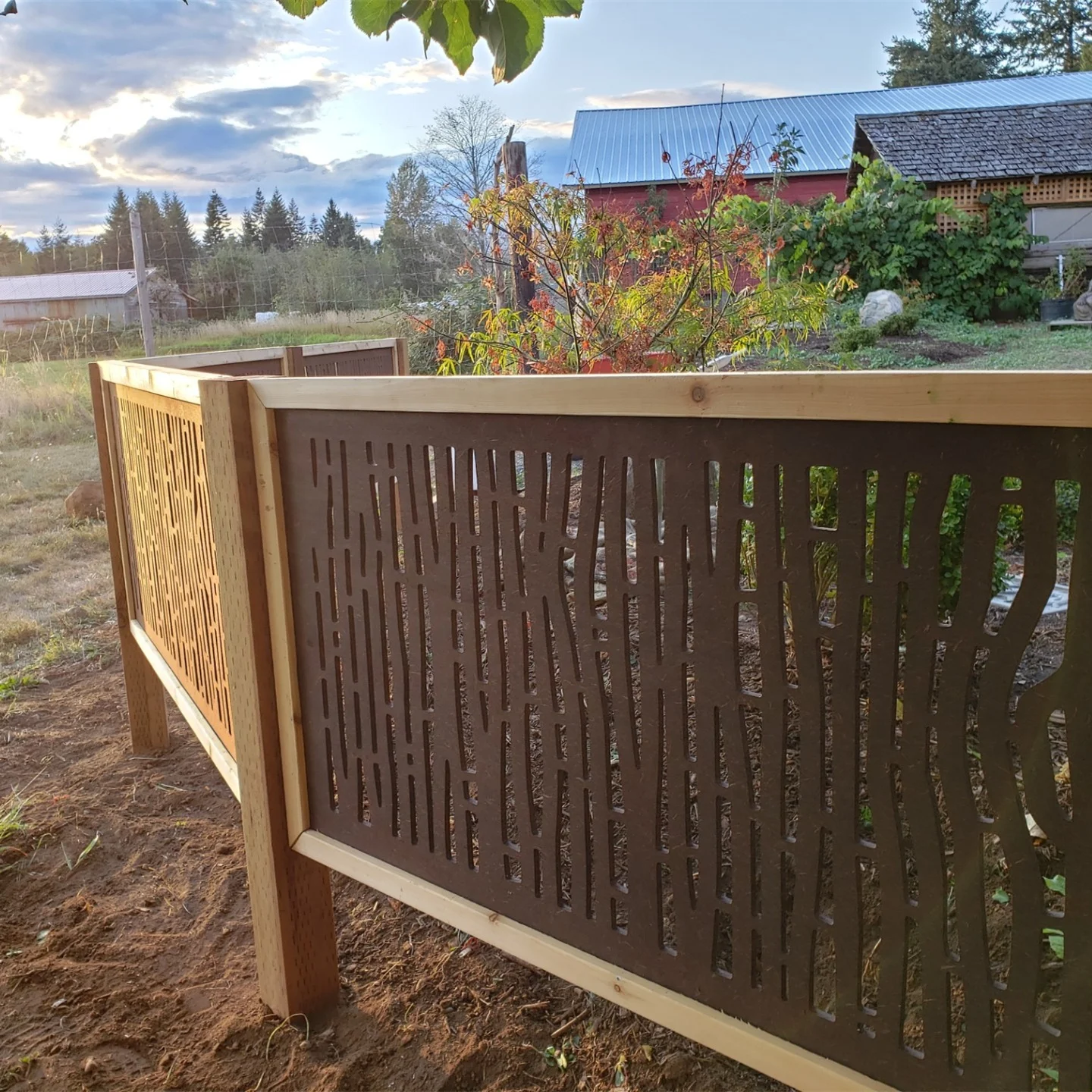 Outdoor Customized Wpc CNC Cut Composite Wood Plastic Composite Privacy Lattice Screen for  Fence Set  Wall Panel and Pergolas