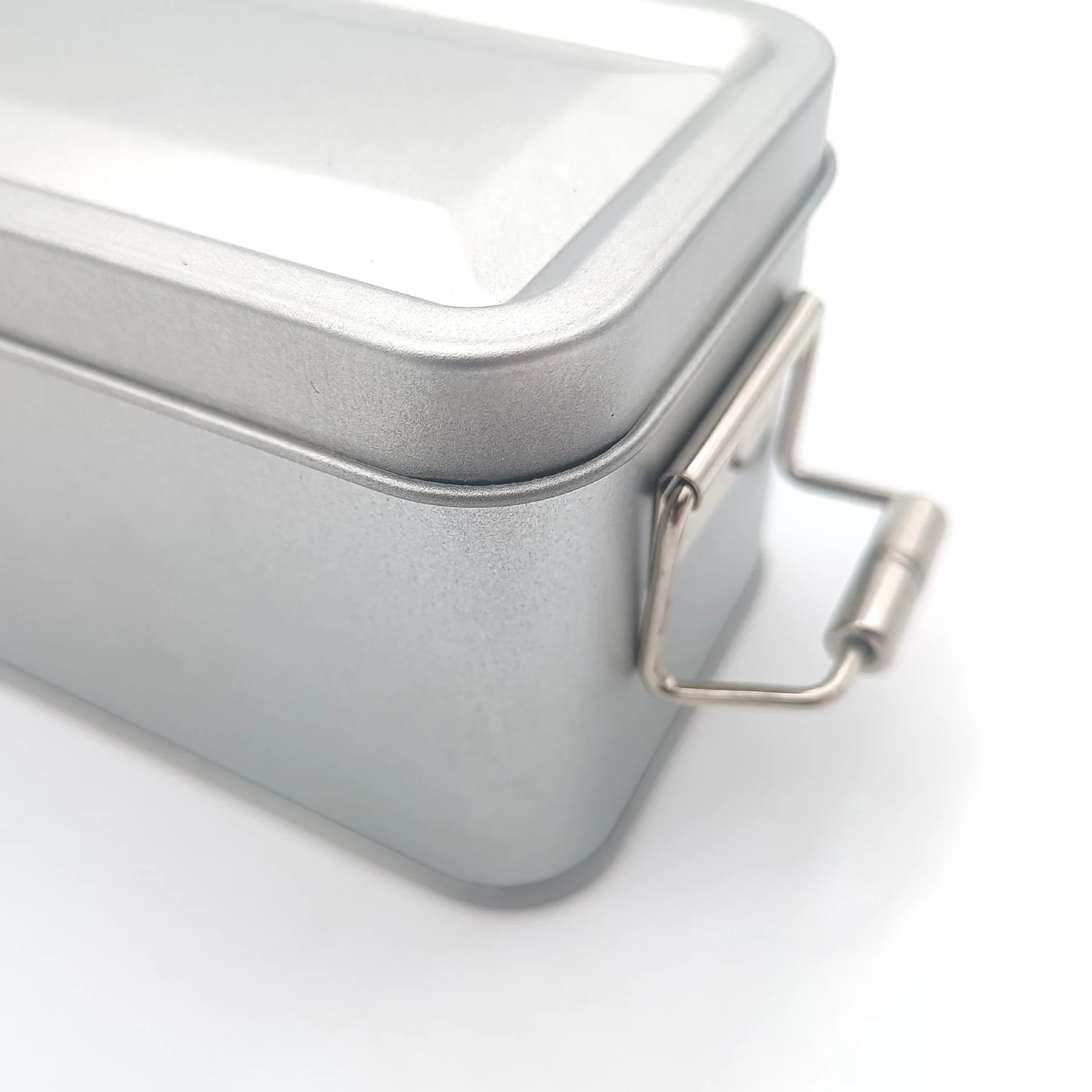 rectangular metal box with hardware buckle food container