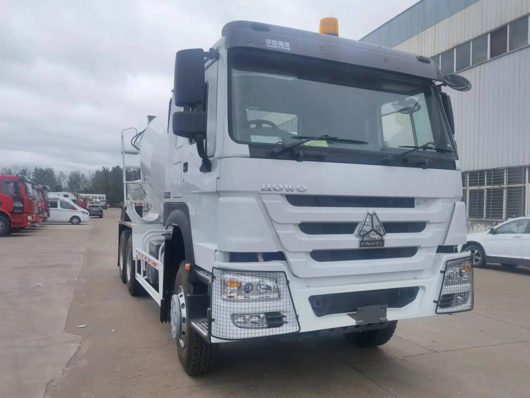 Used 6x4 HOWO Cement Trucks 375HP Euro2 Heavy with Concrete Mixer Tanker Bulk Cement Transport Vehicles