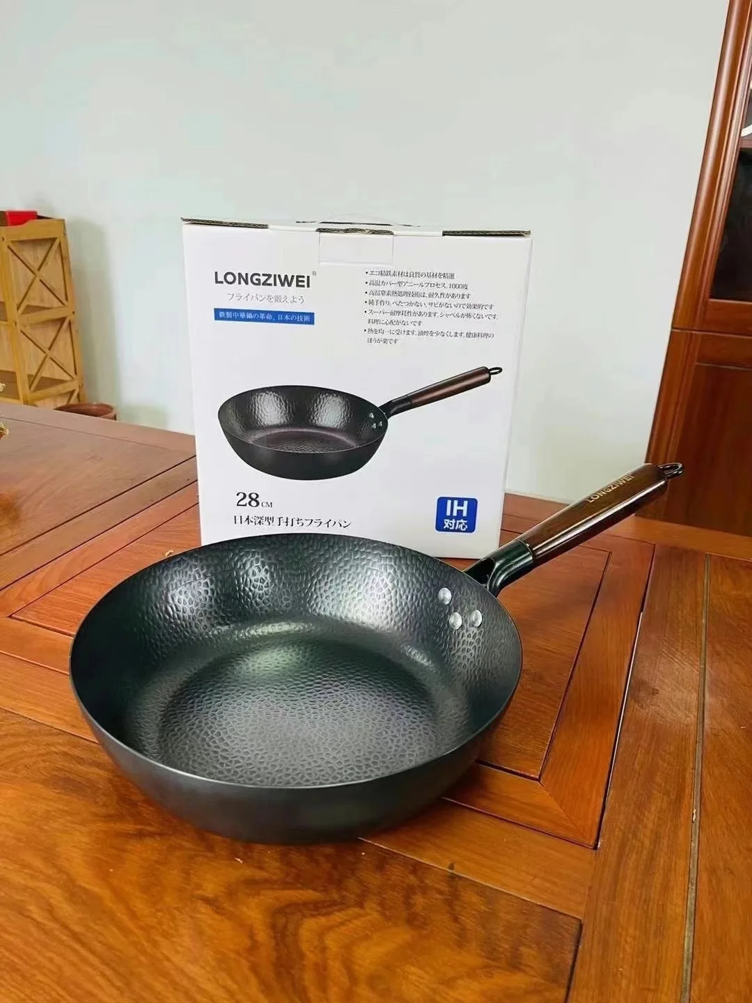 Factory Wholesale Hand Forged Iron Cooking Pan Without Coating Non Stick Frying Pan Cast Iron Wok Pans