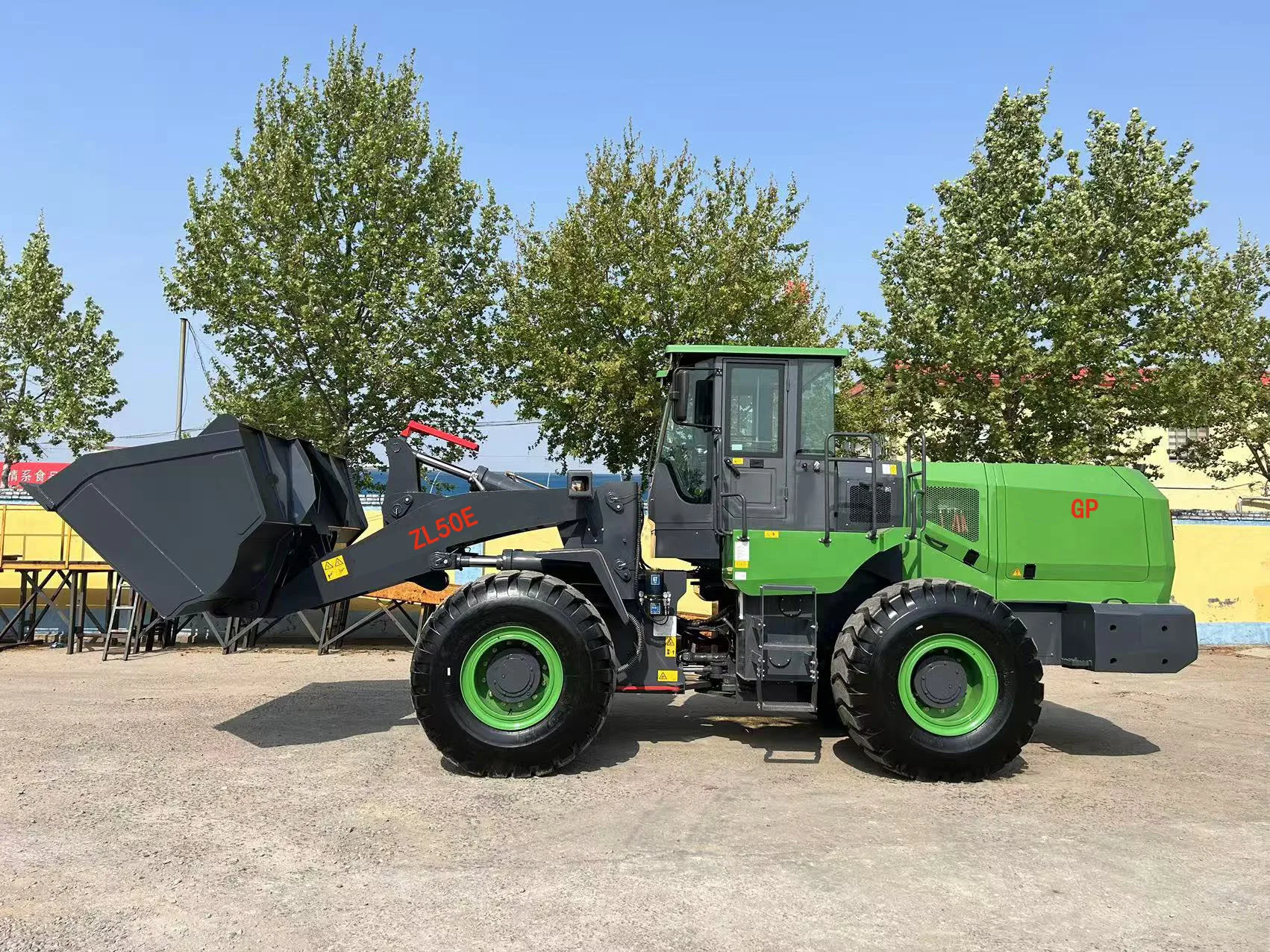 High Quality Chinese 4ton 5ton Electric Wheel Loader New Used 4WD Caterpillar Make Weichai Hydac Bucket Accessories CE Approved