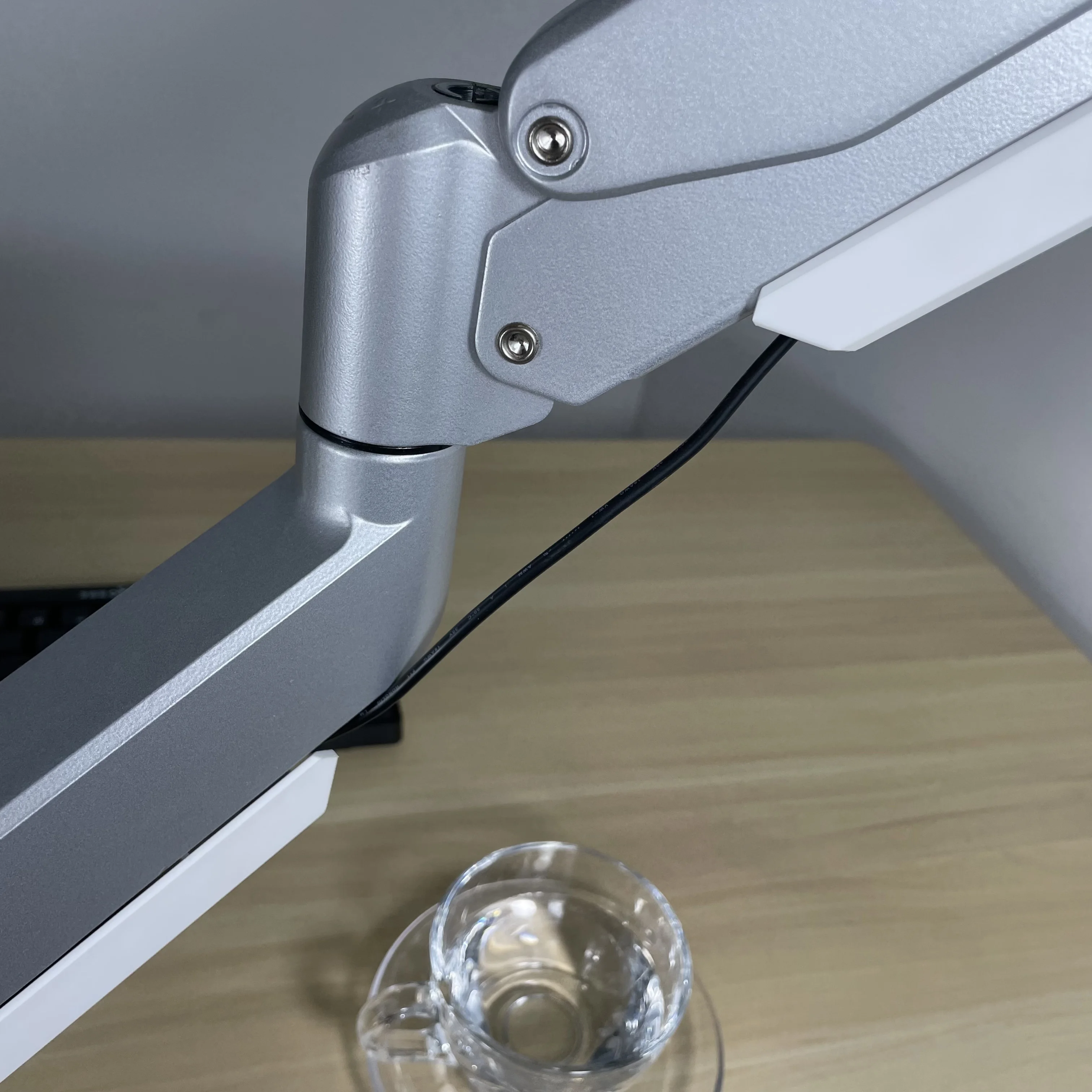 OEM ODM Monitor Arm Riser VESA Desktop Quick Release Aluminum Gas Spring Dual Monitor Stand