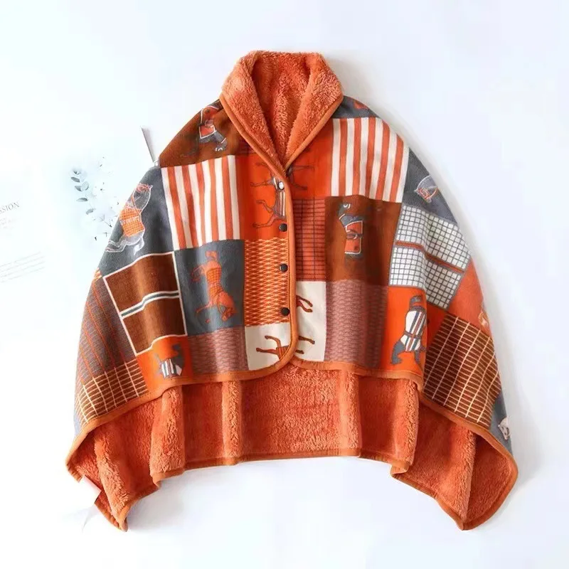 Japanese and Korean moisture absorbing and heat generating printed fleece flannel button blanket press