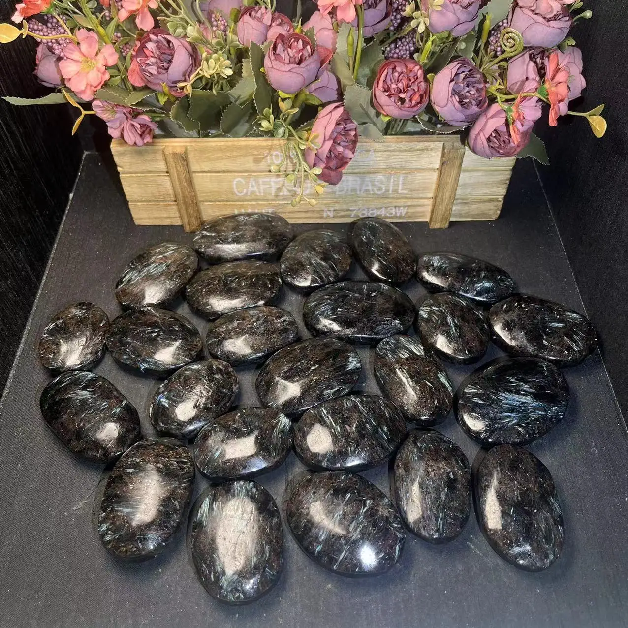 Wholesale Astrophyllite Healing Stones Natural Arfvedsonite Fireworks Stone Crystal Palm Stone  For Gift