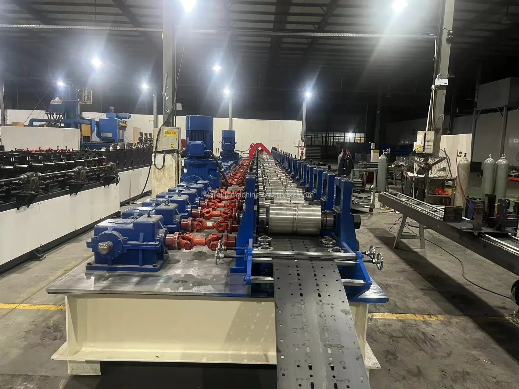 Rack Upright Roll Forming Machine Rack Column Manufacturing Production Machinery for Shelf Rack Production Machine