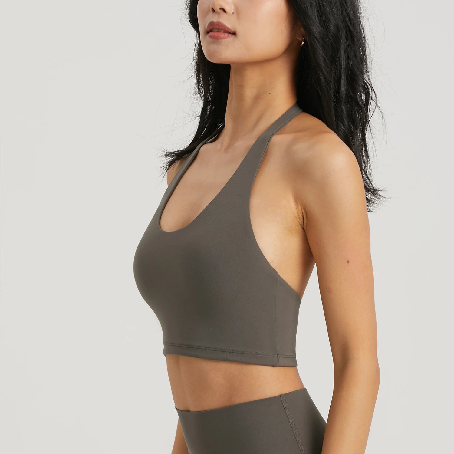 2023 Hot Selling Sexy Women Gym Fitness Workout Halter U Neck Sports Bra Crop Tops Soft Nude Feeling Backless Push Up Yoga Bra