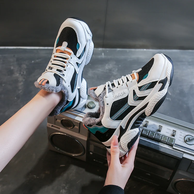 Wholesale cheap wearable hot sale cozy 2021 new fashion women breathable sports shoes woman