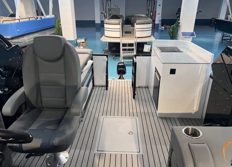 Customized Size Aluminum Pontoon Boat Water Sport Pontoon For Party and Traveling