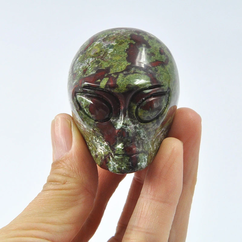 High Quality Natural Crystal Carving Alien Healing Stone Amethyst Skulls Alien Crafts For Home Decoration