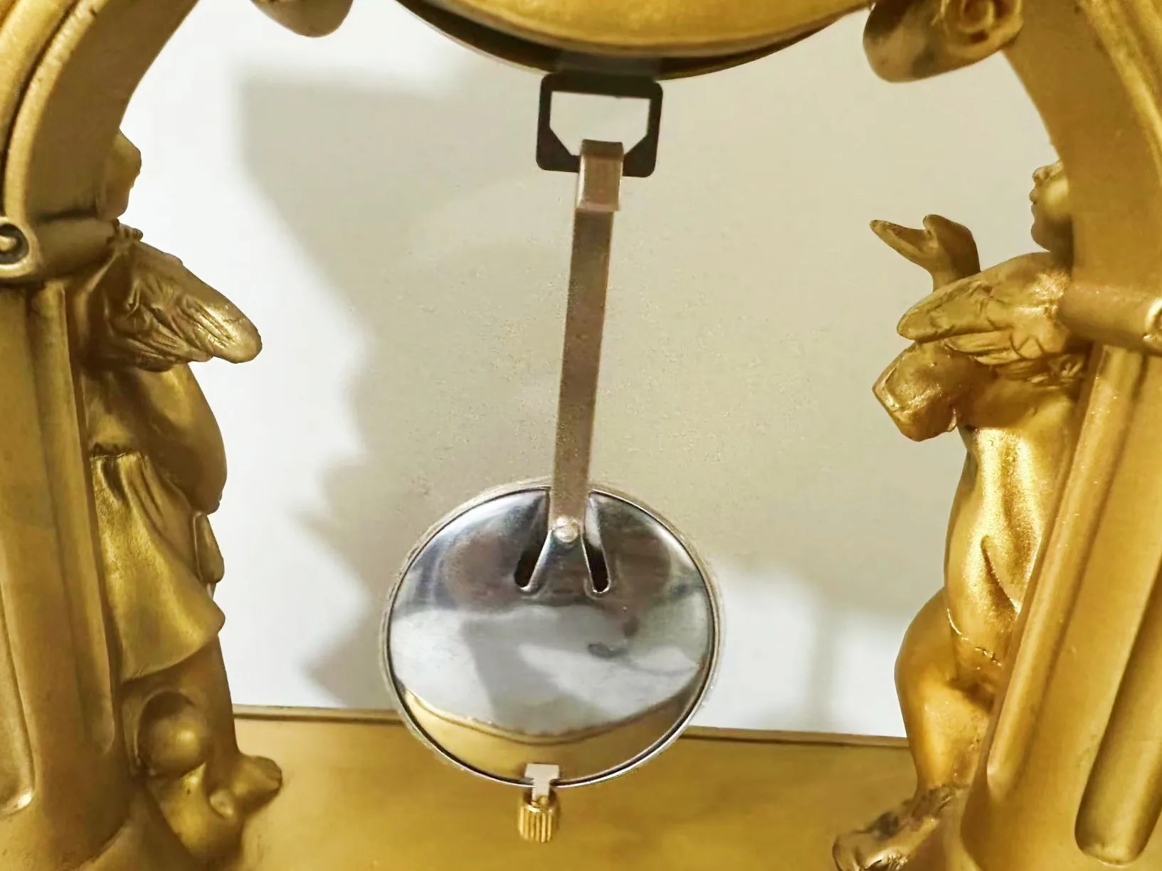 Винтажные золотые часы домашнего декора настольные из смолы