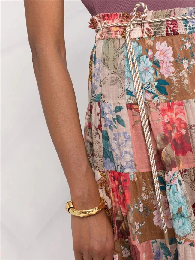 Pleated Skirt 02.jpg