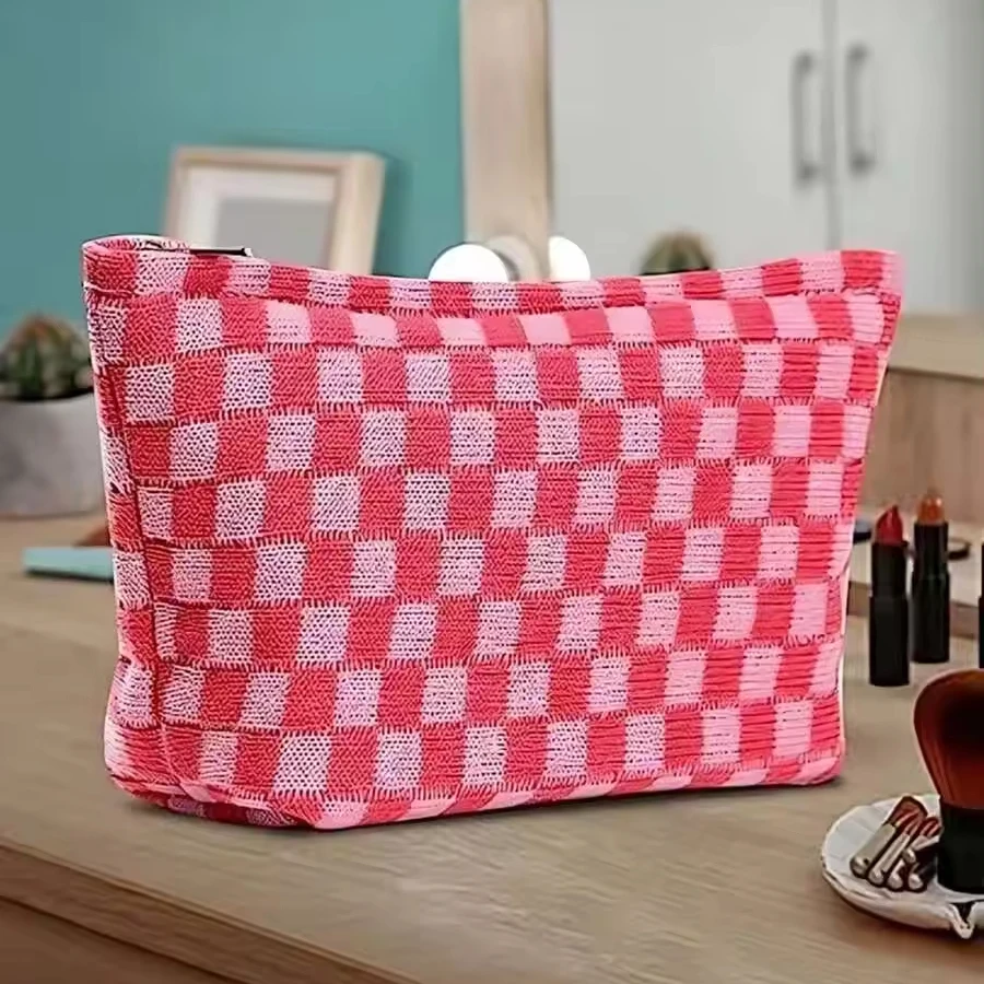 2024 Top Quality Checkerboard Pattern Makeup Bag Cute Fashion Portable Travel Cosmetic Make Up Storage Bag For Women Girl