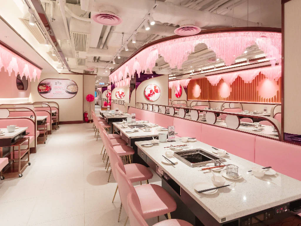 Wholesale project restaurant interior design furniture velvet lounge leisure sofa chair pink restaurant dining table and chairs