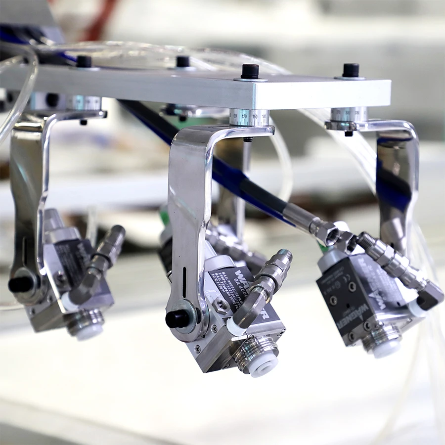 Automatic spray booth for wardrobe and cupboard door panels with flat water-based paint  wood painting machine