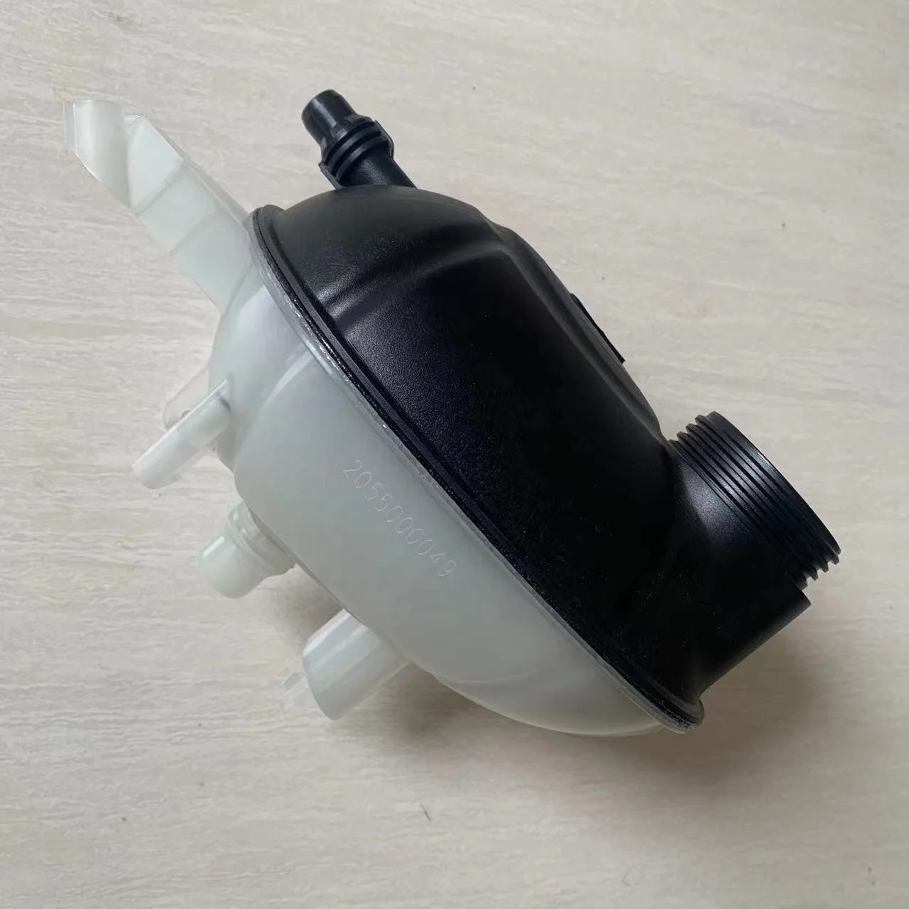 A2055000049 Coolant Reservoir Car Water Expansion Tank for Mercedes-Benz W205 C205 W213 S213 2055000049
