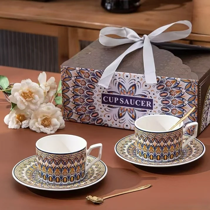 Готовые к отправке оптом дешевые Tasse Tazas De Cafe Fincan Турецкая фарфоровая керамическая кофейная ложка 2 чайные чашки и блюдца в цветной коробке