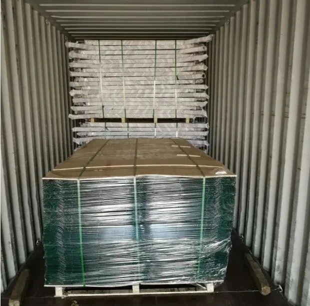 Factory Professional Pvc Coated Metal Outdoor Garden Fence V Bend Triangle Bend Fence Panel Custom 3d Curved Wire Mesh Fence