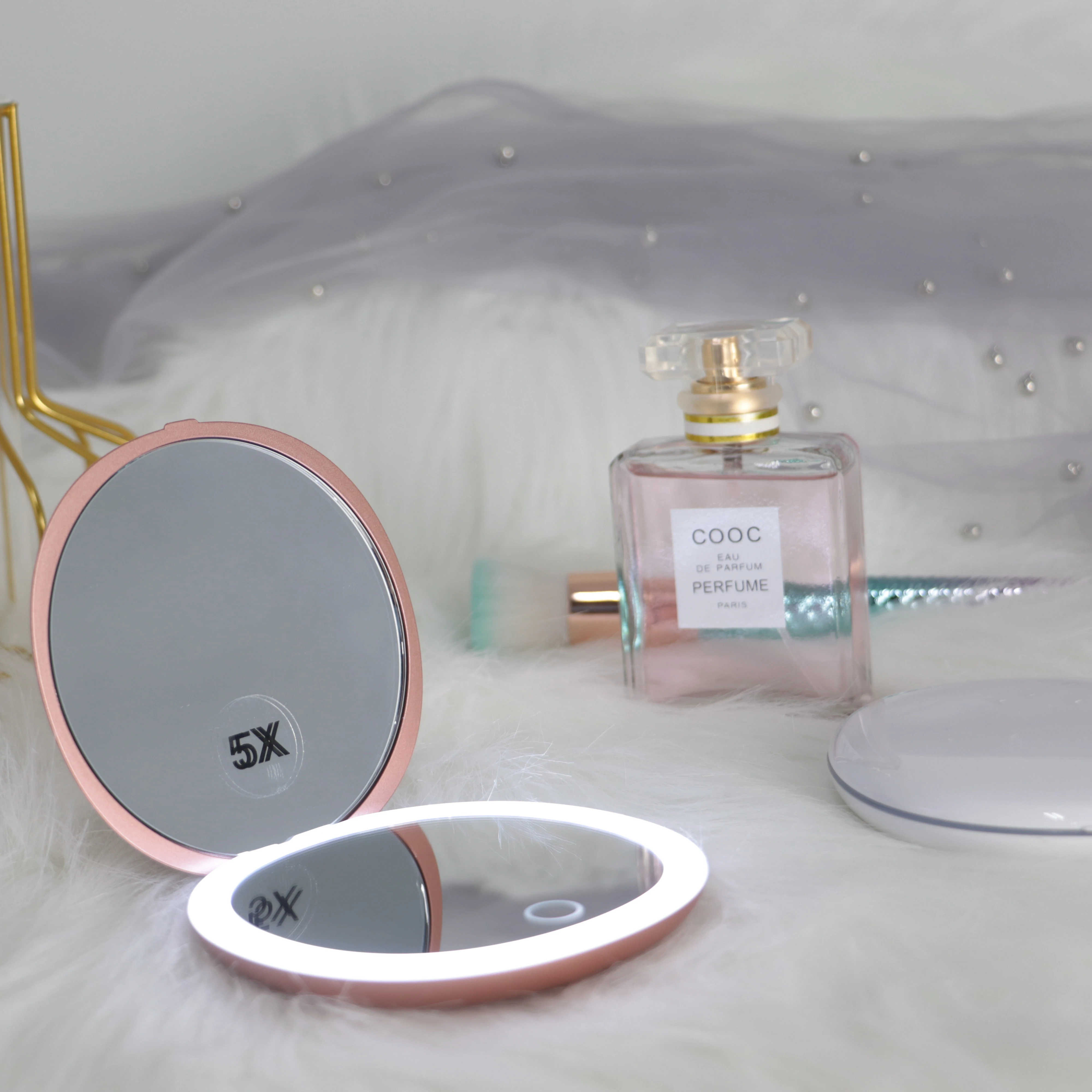 Amazon Hot Sale Double Side ABS Plastic Folding Pink Small Pocket Travel Makeup Cosmetic Mirror LED