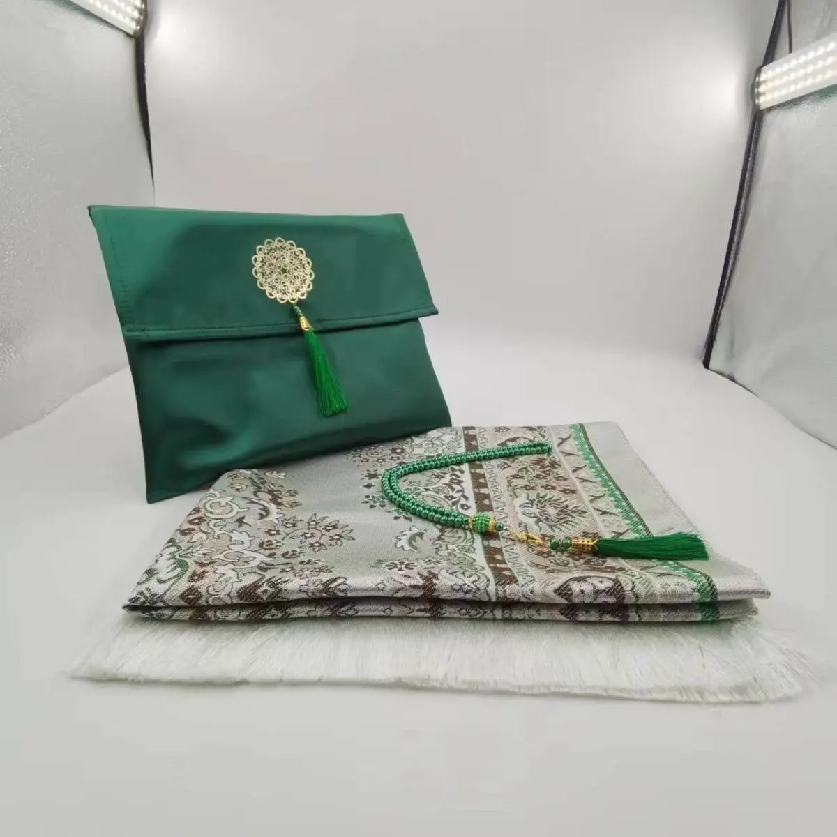 Portable travel prayer mats islamic carpet prayer rugs gift set for Middle East market Rosary set gift