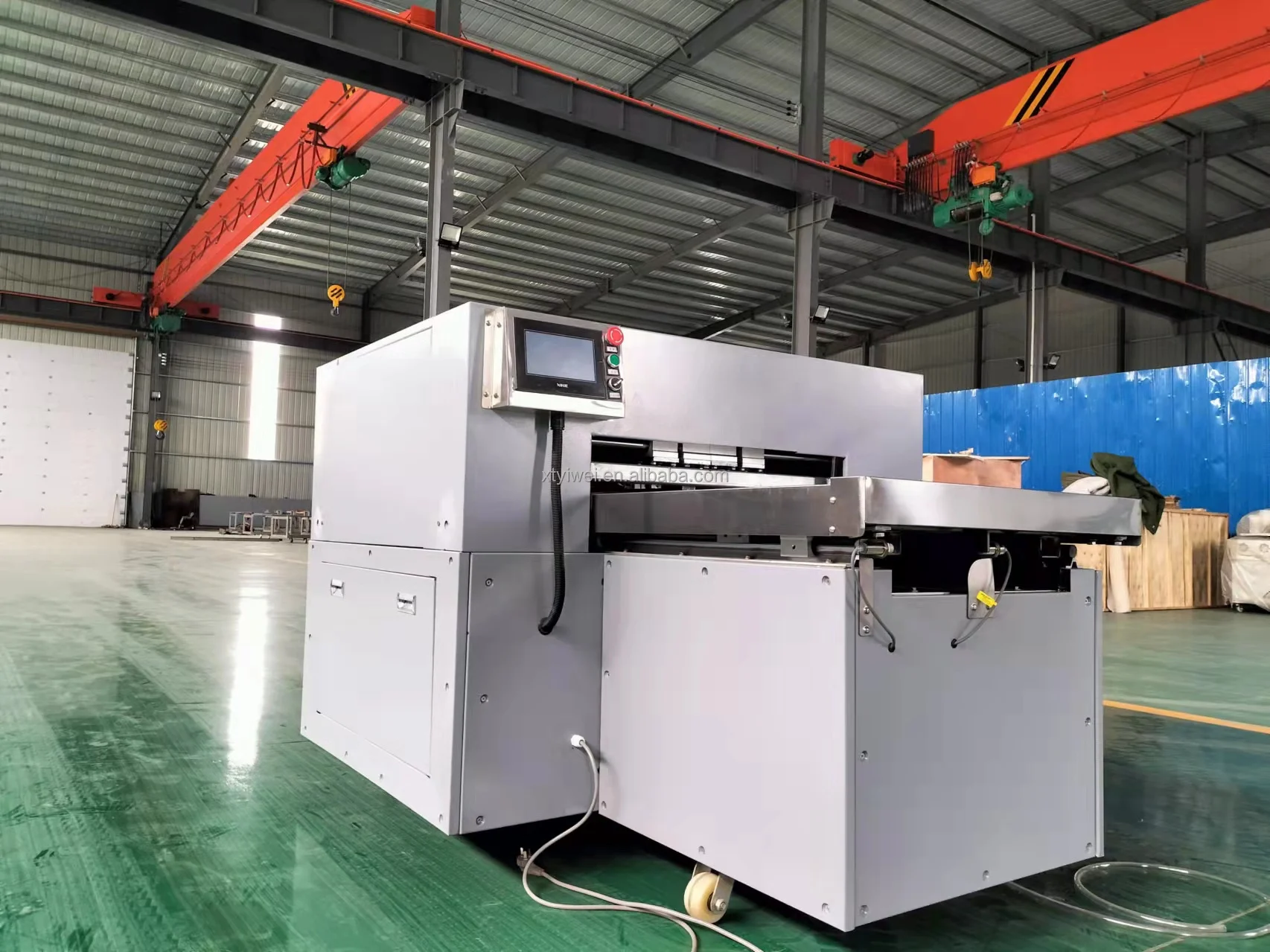 2021122303 CNC машина для растяжки полотна, автоматическая машина для растяжки полотна