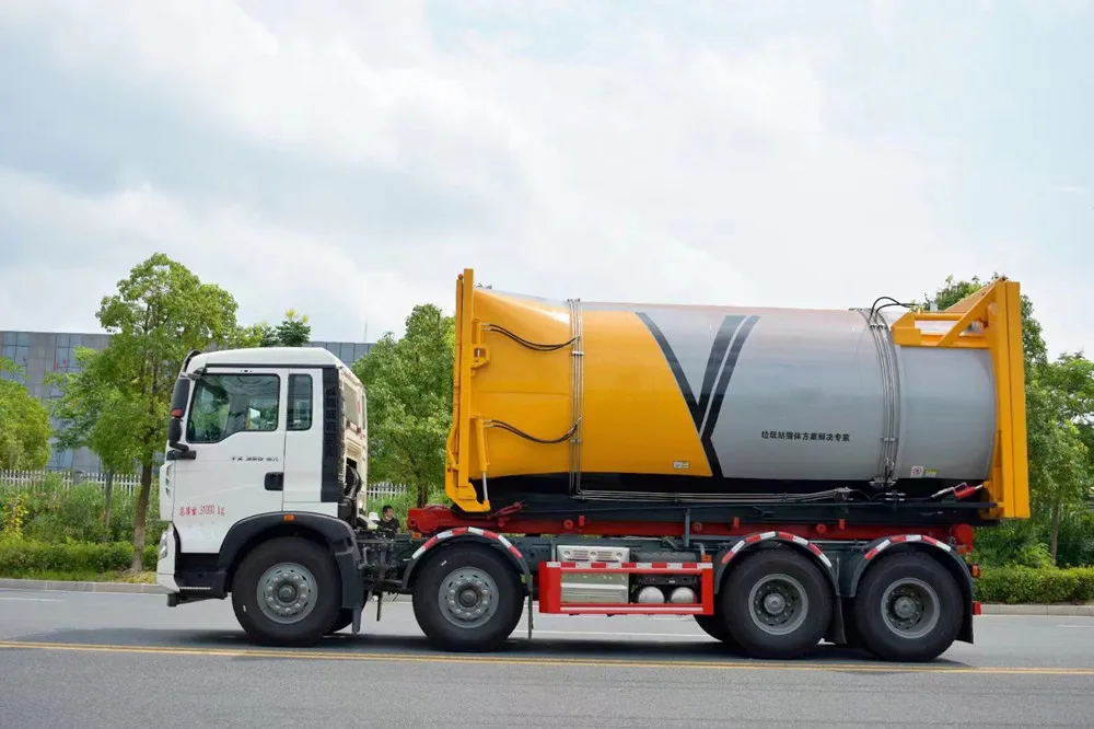 Sinotruk 340HP 8X4 Dump waste container for hydraulic arm roll garbage truck