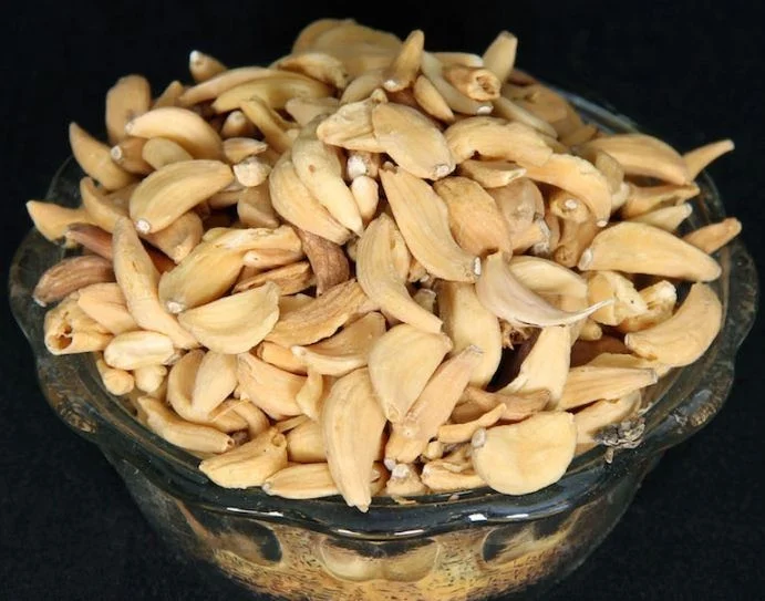 
Premium Quality Dehydrated Garlic Flakes of Manufacturer & Exporters 