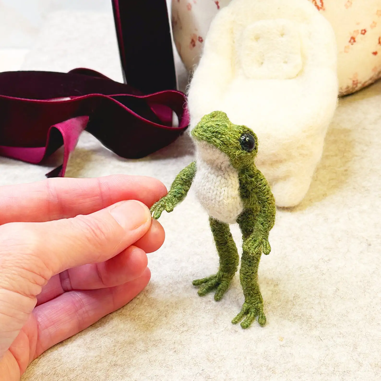 Green frog knitting Kit for Beginners knitting Starter Kit with Step-by-Step Video Tutorials  for Adults Kids