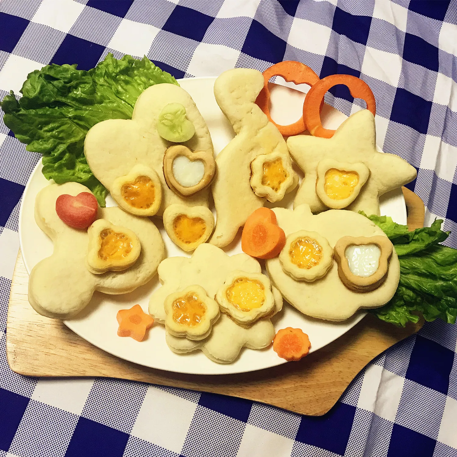 
Sandwiches Cutter Mickey Mouse Dinosaur Heart Star Shapes Biscuit Mold for kids Cookie cutter mini tart pan 