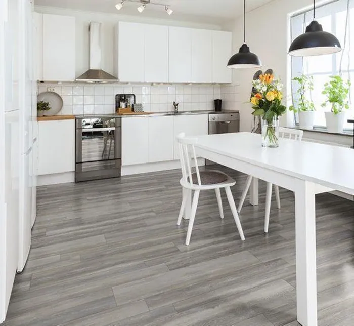  Прямая поставка с завода Водонепроницаемый виниловый настил 5 мм SPC Жесткий Сердечник