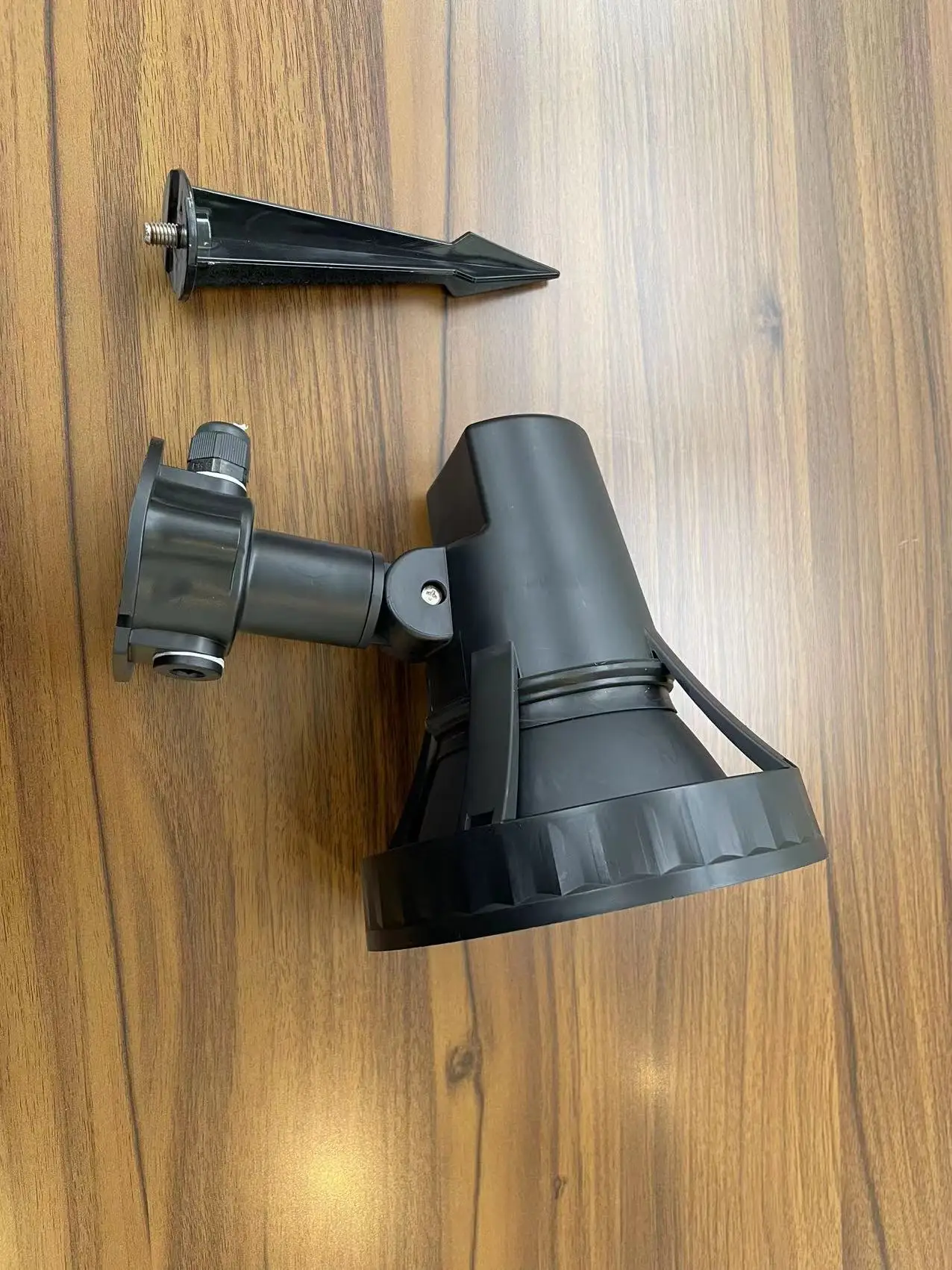 OEM  IP65 outdoor 7W/10W/15W  PAR38 spotlight garden Led bulb 38/120D