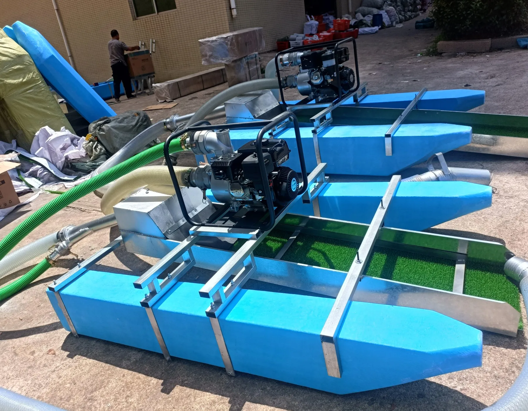 Gasoline gold dredging ship for Gold/Diamond Dredging Plant 2.5/4/6 inches River Sand Gold Washing Sluice Box Boat