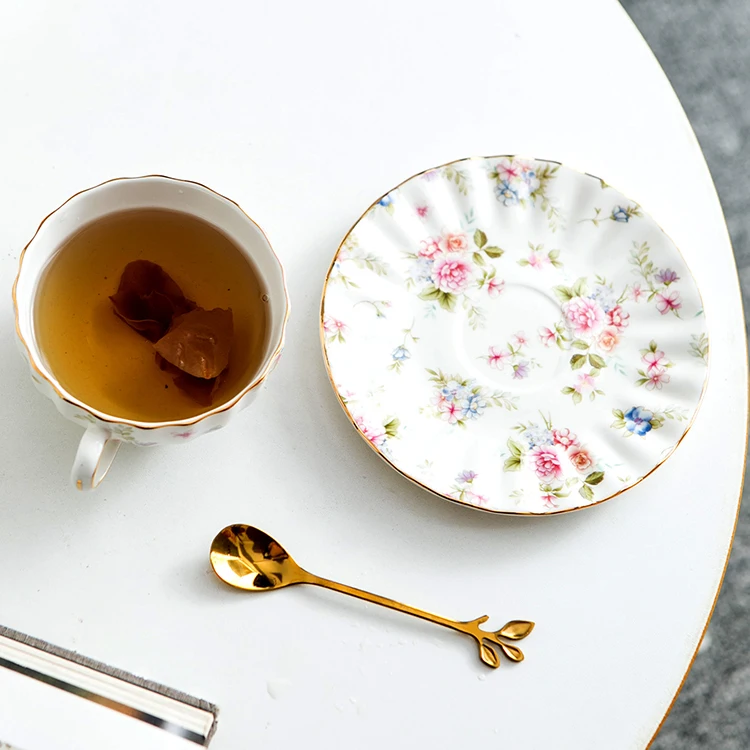 Wholesale Luxury Porcelain Gold Rim pink Flower Cappuccino Cup Ceramic Tea Cup and Saucer Turkish Coffee Cups With Spoon