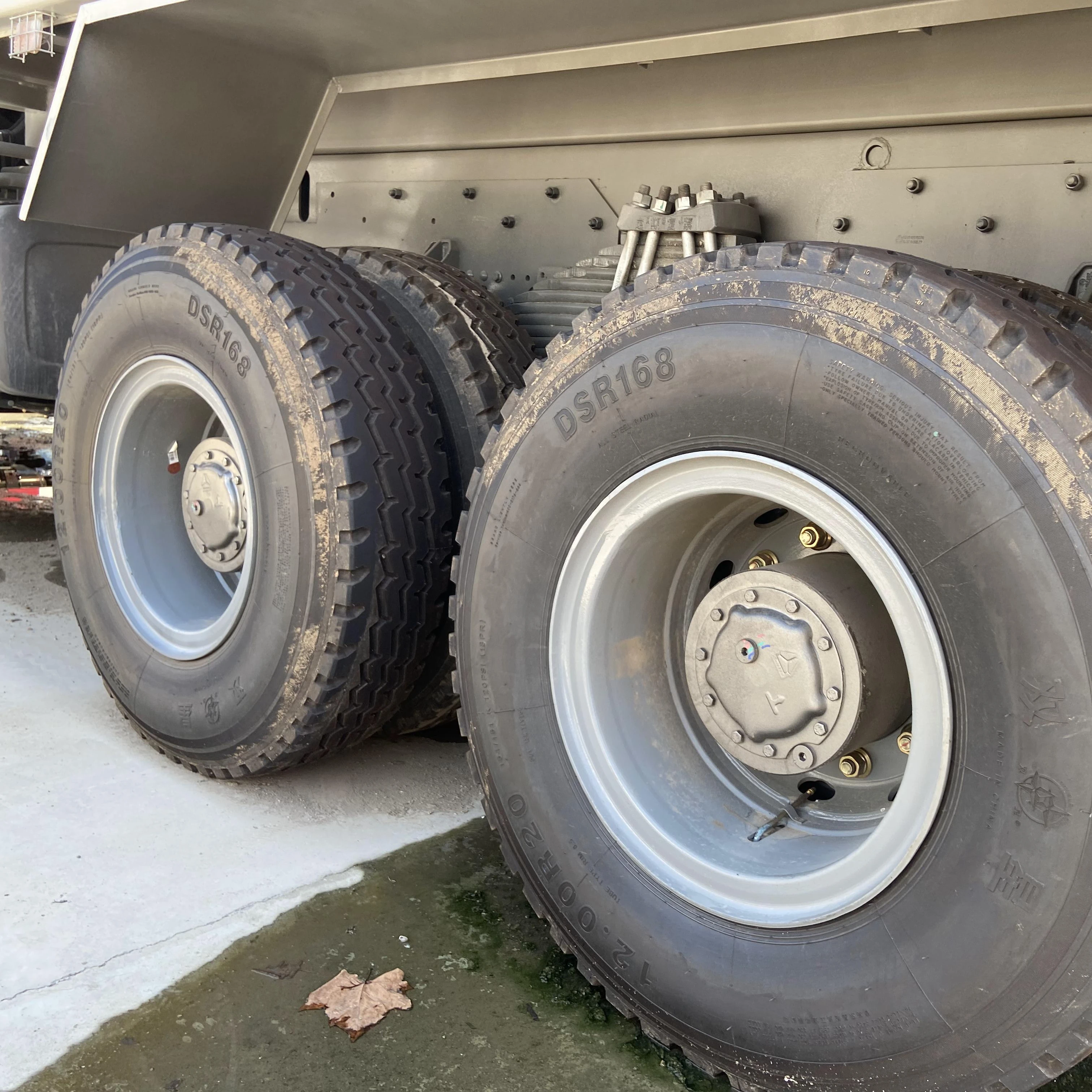 Абсолютно новый самосвал Sinotruk Howo 8x4 40ton 50ton типпер грузовик 375hp 371hp 12