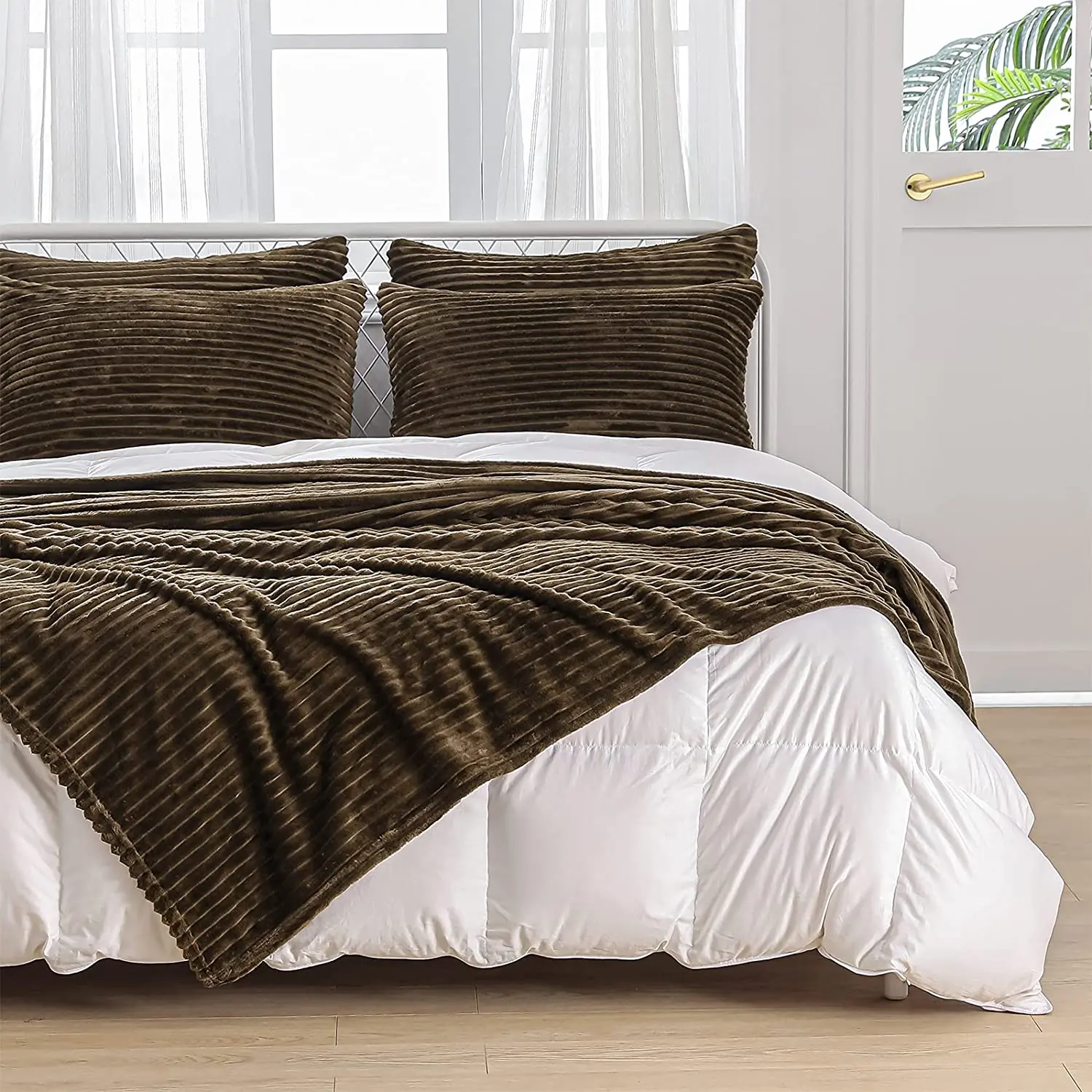 Modern Bedding 100% Polyester Microfiber Throw Blanket Sofa Stripe Pattern Throws Blankets