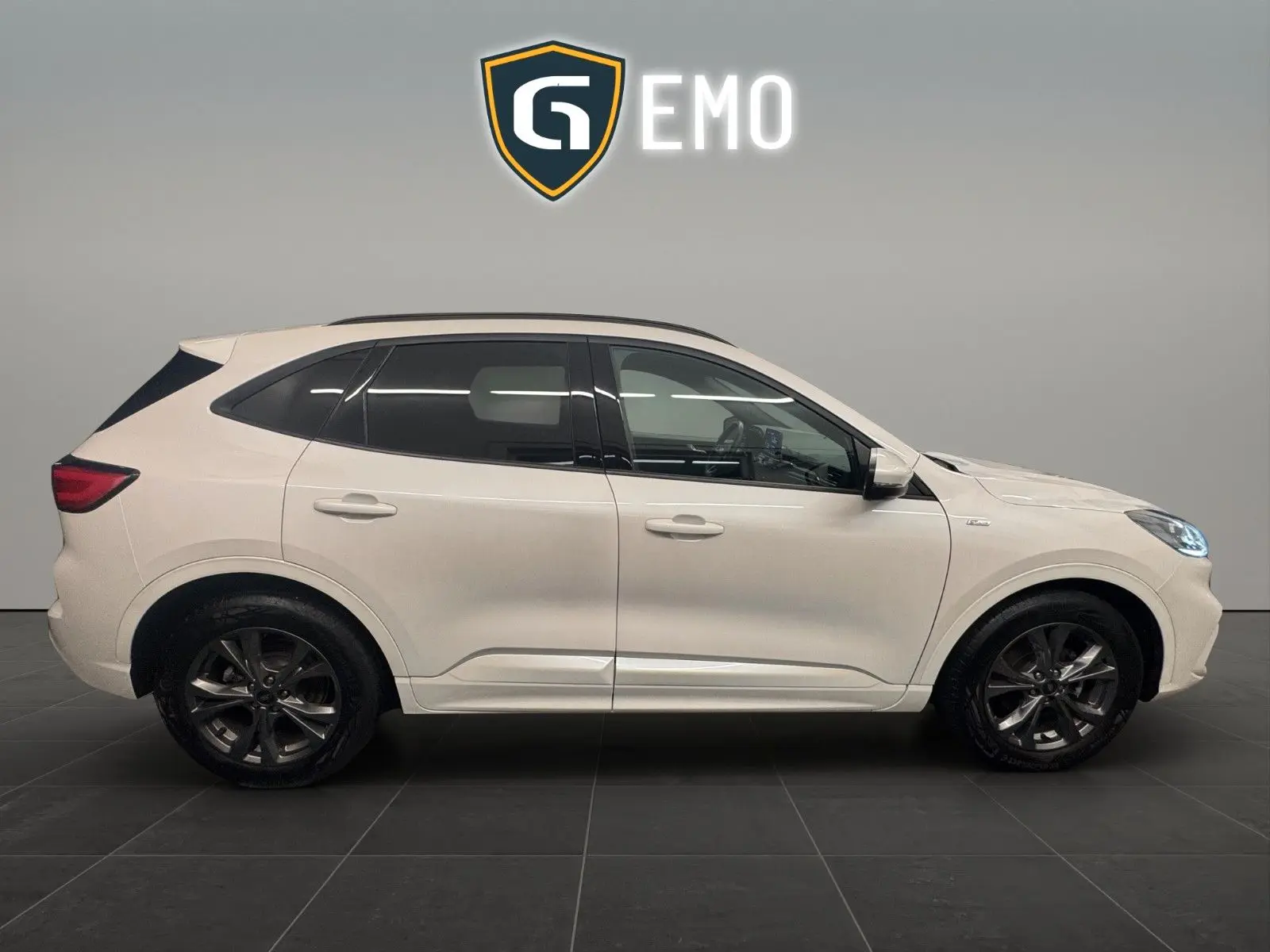 Довольно подержанные автомобили по отличным ценам 2022 Ford-Kuga-ST-Line X suv Luxury с низким пробегом