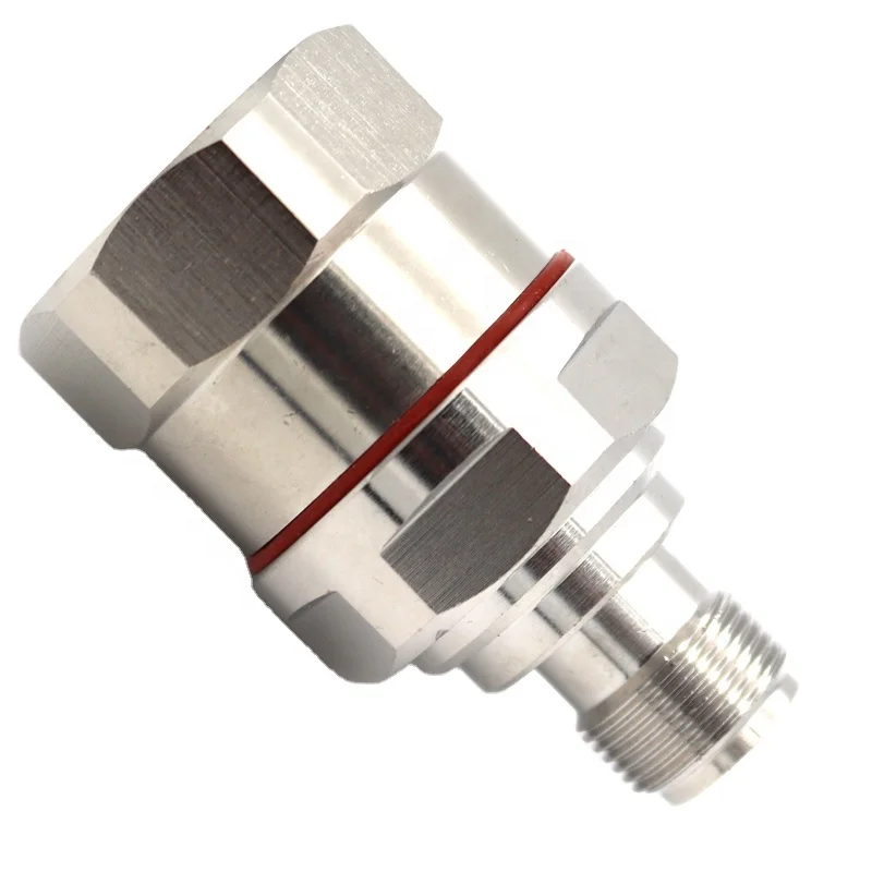 Un enchufe externo de N - tuerca externa a un enchufe interno de SMA connector