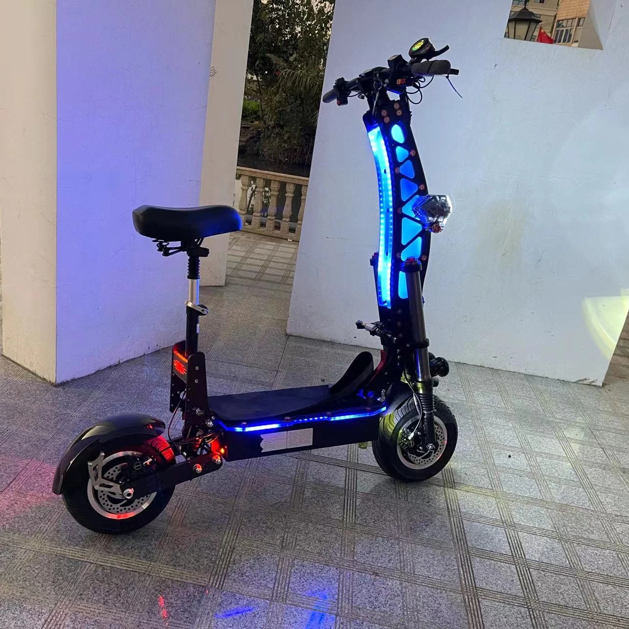 China Dual motor 6000W 14 inch off road 60V 38.4Ah Super Fast 85kmh 100km long range tiger Electric Scooter OEM manufacture