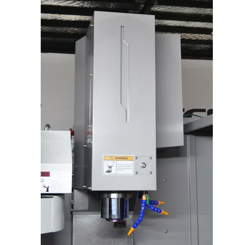 CE Сертифицированный VMC600L 5-осевой фрезерный станок с ЧПУ центр обрабатывающий от китайского производителя