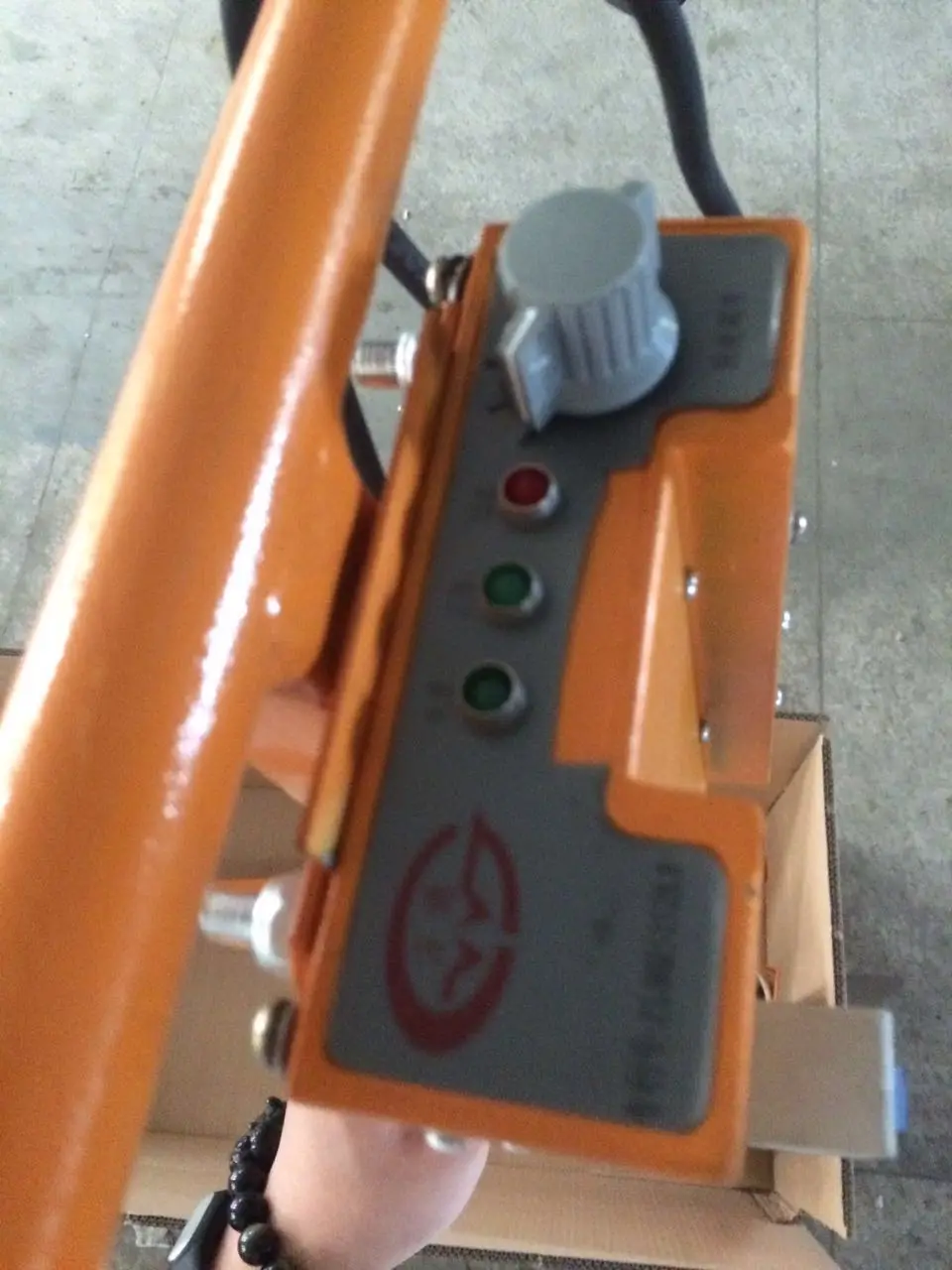 Electric concrete screed roller leveler Slope construction paver for road construction