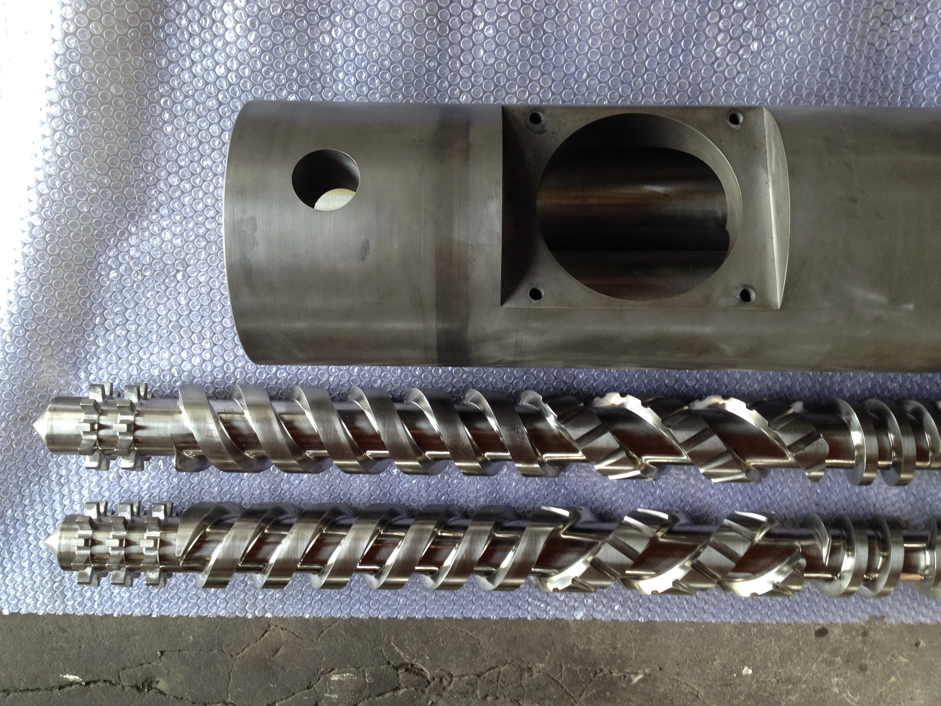 Machine Model WEBER DS12.32 DS 13.22 DS 850/2b PARALLEL TWIN SCREW BARREL FOR PVC EXTRUDER