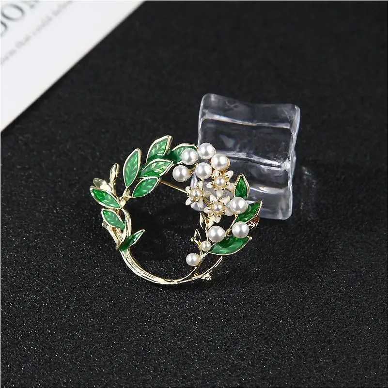 Brooches Women Enamel Luxury For Clothing Woman Luxury Brand Rhinestone Designer Solid Color Rhinestone Snowflakes Brooches Pins
