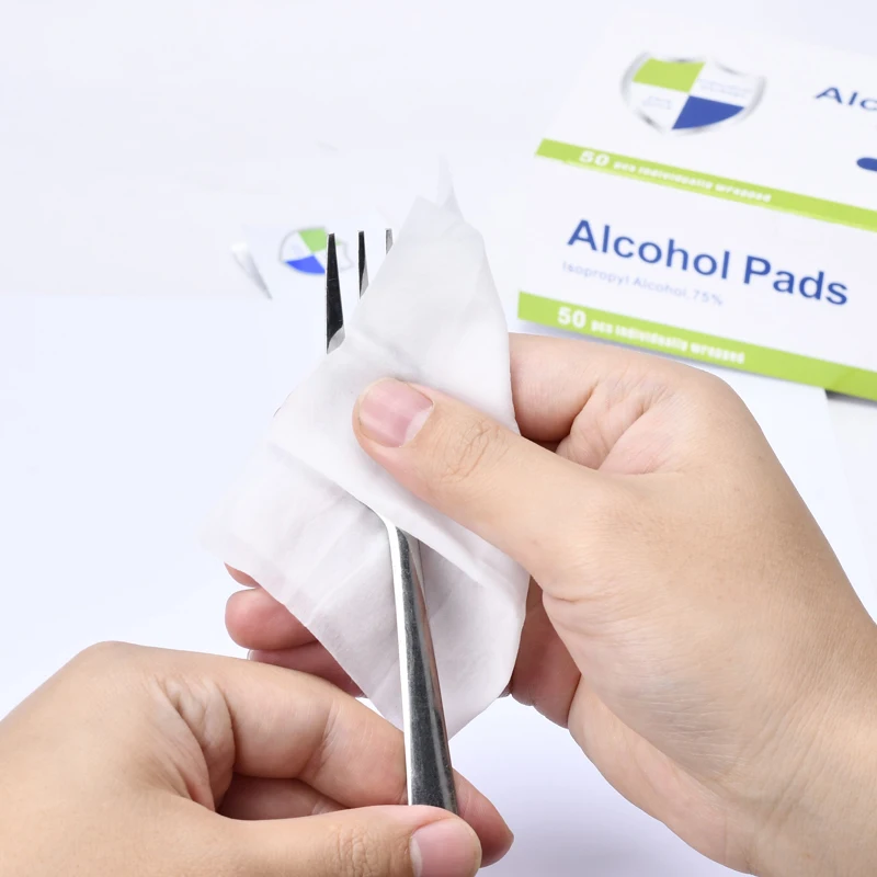 Customized design 75% alcohol prep pad for nail cleaning and disinfect alcohol swab printed logo disinfection skin care wipes